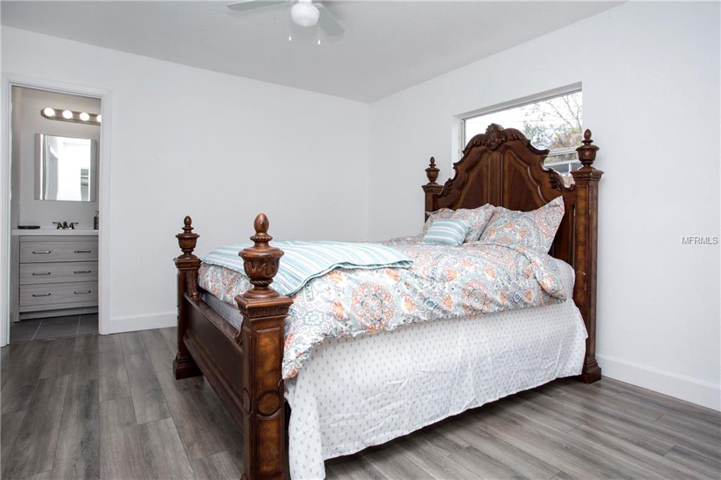 10344 TANGELO ROAD, SEMINOLE, Florida 33772, 3 Bedrooms Bedrooms, 4 Rooms Rooms,2 BathroomsBathrooms,Residential,For sale,TANGELO,U7847374