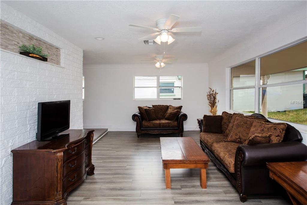 10344 TANGELO ROAD, SEMINOLE, Florida 33772, 3 Bedrooms Bedrooms, 4 Rooms Rooms,2 BathroomsBathrooms,Residential,For sale,TANGELO,U7847374