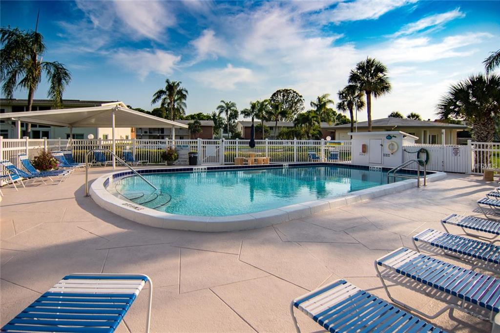 4540 OVERLOOK DRIVE NE, ST PETERSBURG, Florida 33703, 2 Bedrooms Bedrooms, 5 Rooms Rooms,1 BathroomBathrooms,Residential,For sale,OVERLOOK,U7847518