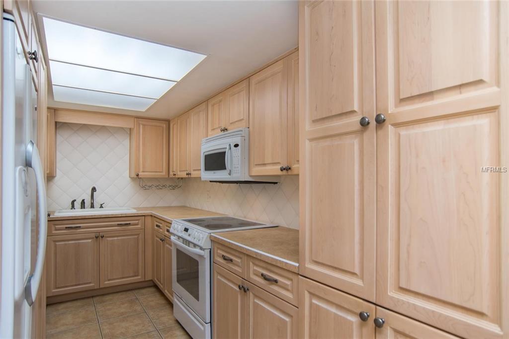 4540 OVERLOOK DRIVE NE, ST PETERSBURG, Florida 33703, 2 Bedrooms Bedrooms, 5 Rooms Rooms,1 BathroomBathrooms,Residential,For sale,OVERLOOK,U7847518