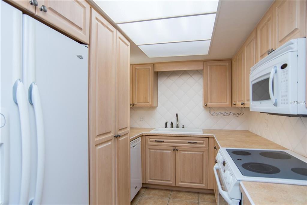 4540 OVERLOOK DRIVE NE, ST PETERSBURG, Florida 33703, 2 Bedrooms Bedrooms, 5 Rooms Rooms,1 BathroomBathrooms,Residential,For sale,OVERLOOK,U7847518