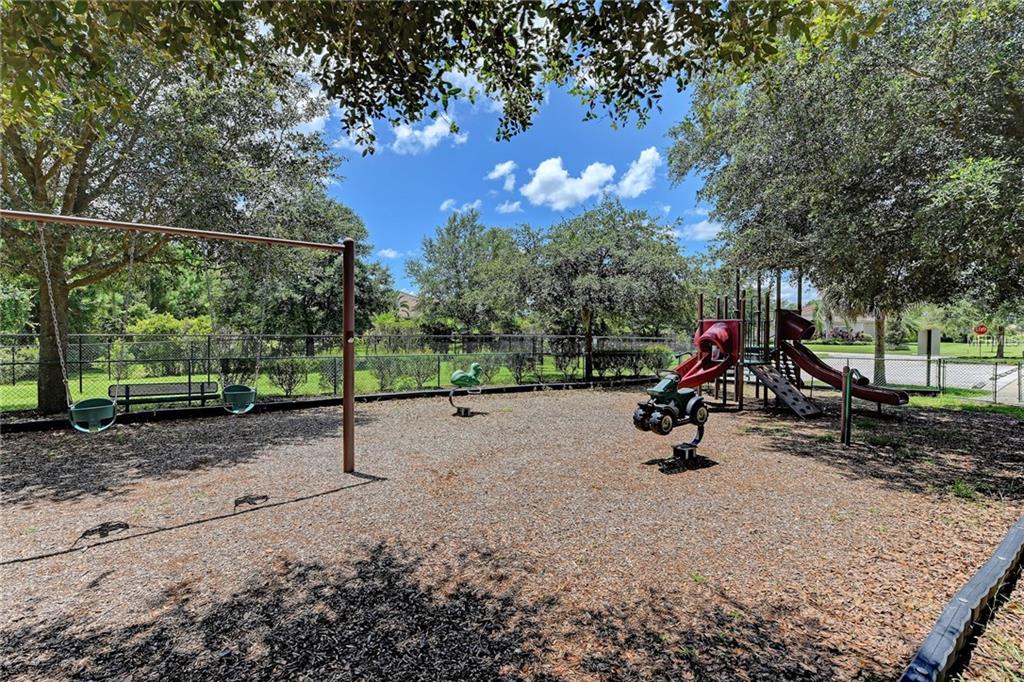 16506 7TH AVENUE E, BRADENTON, Florida 34212, 4 Bedrooms Bedrooms, 8 Rooms Rooms,3 BathroomsBathrooms,Residential,For sale,7TH,A4193575