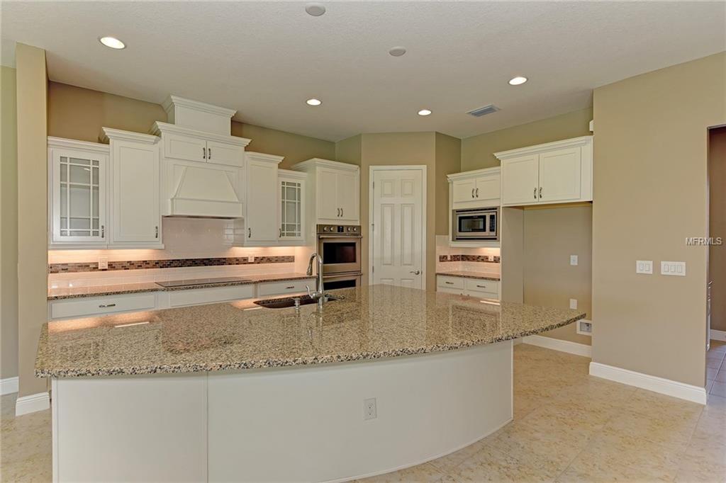 16506 7TH AVENUE E, BRADENTON, Florida 34212, 4 Bedrooms Bedrooms, 8 Rooms Rooms,3 BathroomsBathrooms,Residential,For sale,7TH,A4193575