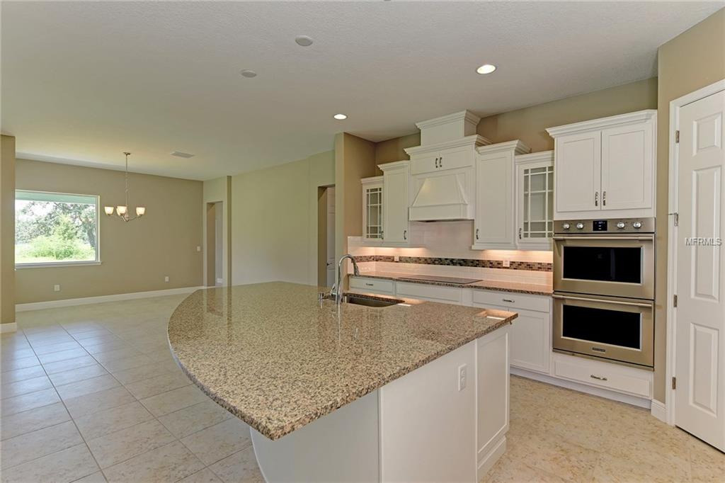 16506 7TH AVENUE E, BRADENTON, Florida 34212, 4 Bedrooms Bedrooms, 8 Rooms Rooms,3 BathroomsBathrooms,Residential,For sale,7TH,A4193575