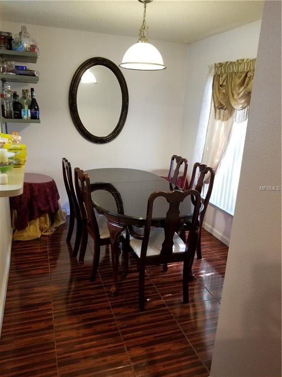 131 LAUREL RIDGE AVE, OCOEE, Florida 34761, 3 Bedrooms Bedrooms, 7 Rooms Rooms,2 BathroomsBathrooms,Residential,For sale,LAUREL RIDGE AVE,O5561588