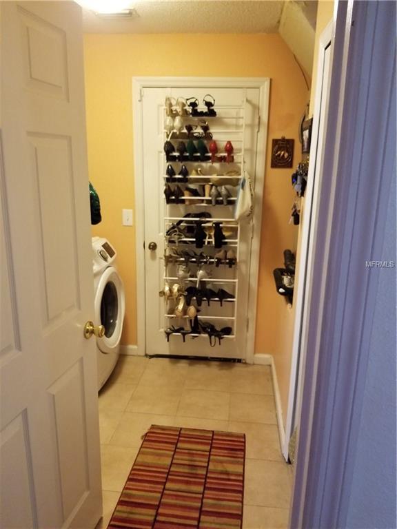 131 LAUREL RIDGE AVE, OCOEE, Florida 34761, 3 Bedrooms Bedrooms, 7 Rooms Rooms,2 BathroomsBathrooms,Residential,For sale,LAUREL RIDGE AVE,O5561588