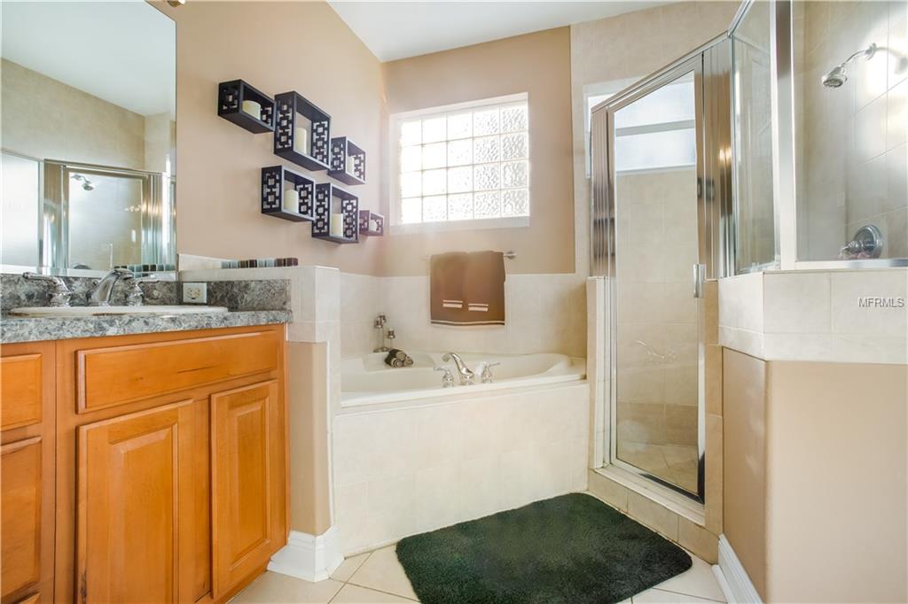 1401 CATHERINE STREET, ORLANDO, Florida 32801, 3 Bedrooms Bedrooms, 5 Rooms Rooms,2 BathroomsBathrooms,Residential,For sale,CATHERINE,O5561935