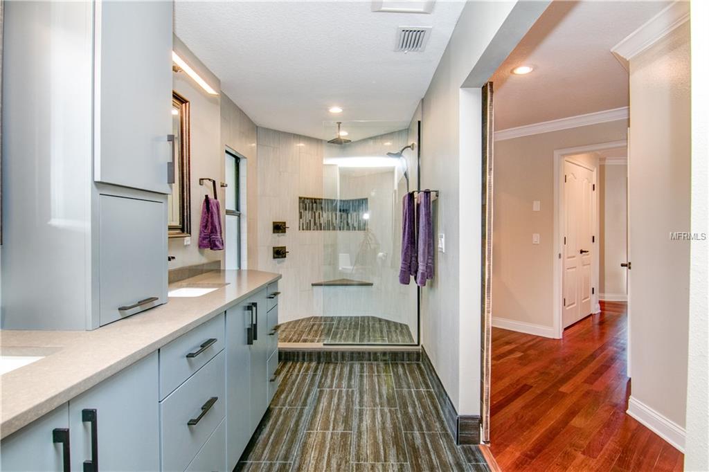 815 E PINE STREET, ORLANDO, Florida 32801, 4 Bedrooms Bedrooms, 8 Rooms Rooms,3 BathroomsBathrooms,Residential,For sale,PINE,O5511716