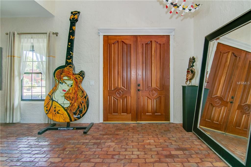 815 E PINE STREET, ORLANDO, Florida 32801, 4 Bedrooms Bedrooms, 8 Rooms Rooms,3 BathroomsBathrooms,Residential,For sale,PINE,O5511716