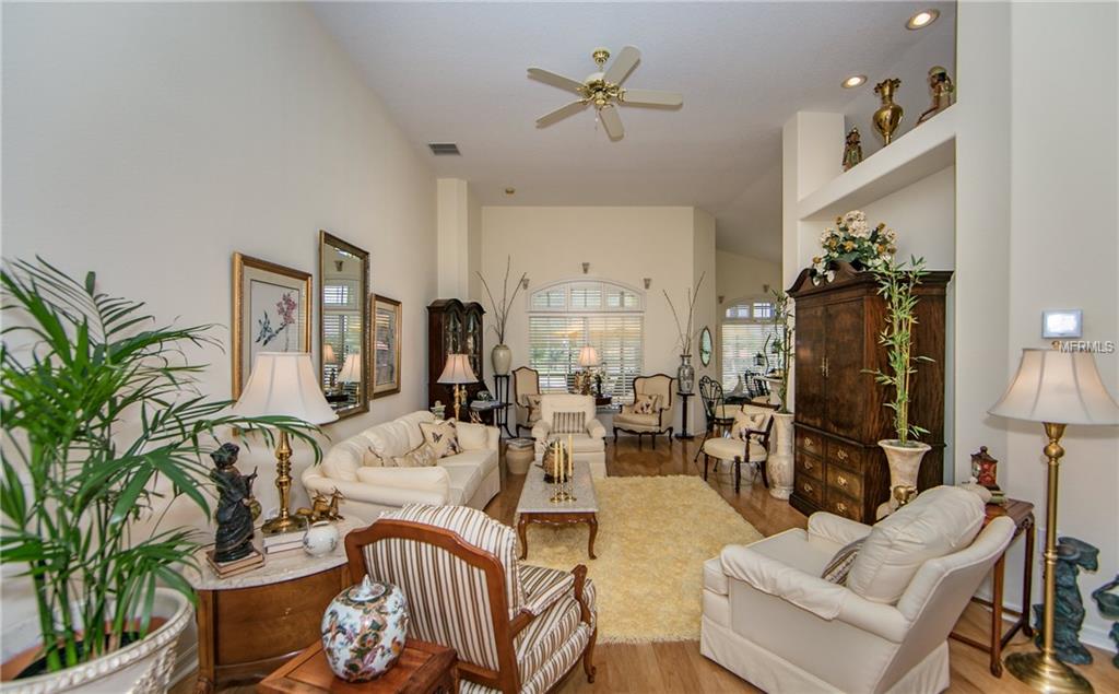 645 CUNNINGHAM DRIVE, DAVENPORT, Florida 33837, 3 Bedrooms Bedrooms, 10 Rooms Rooms,2 BathroomsBathrooms,Residential,For sale,CUNNINGHAM,S4850005