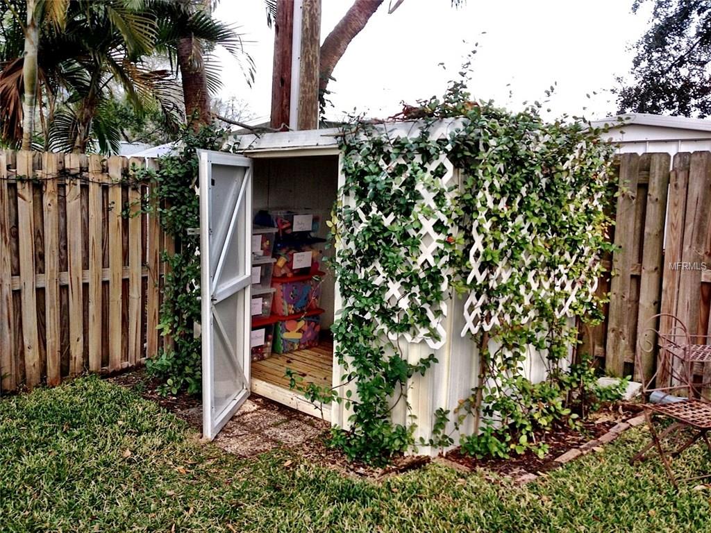 3781 10TH STREET NE, ST PETERSBURG, Florida 33704, 2 Bedrooms Bedrooms, 6 Rooms Rooms,2 BathroomsBathrooms,Residential,For sale,10TH,U7838965