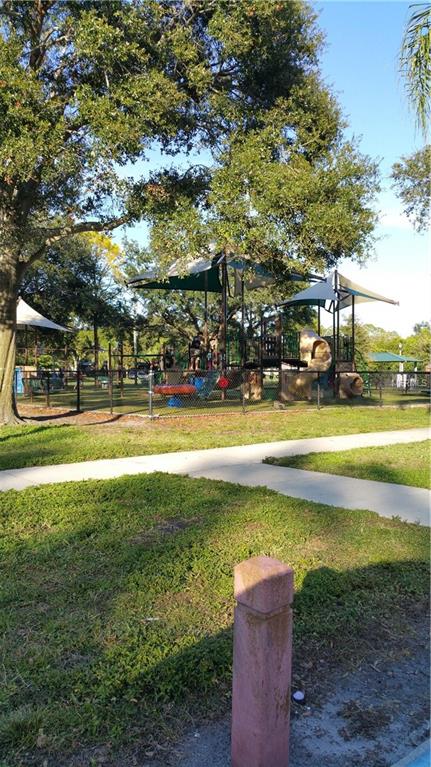 3781 10TH STREET NE, ST PETERSBURG, Florida 33704, 2 Bedrooms Bedrooms, 6 Rooms Rooms,2 BathroomsBathrooms,Residential,For sale,10TH,U7838965