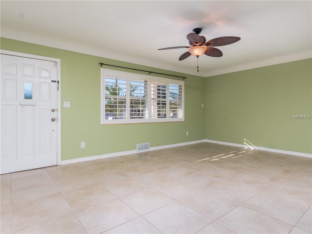 3781 10TH STREET NE, ST PETERSBURG, Florida 33704, 2 Bedrooms Bedrooms, 6 Rooms Rooms,2 BathroomsBathrooms,Residential,For sale,10TH,U7838965