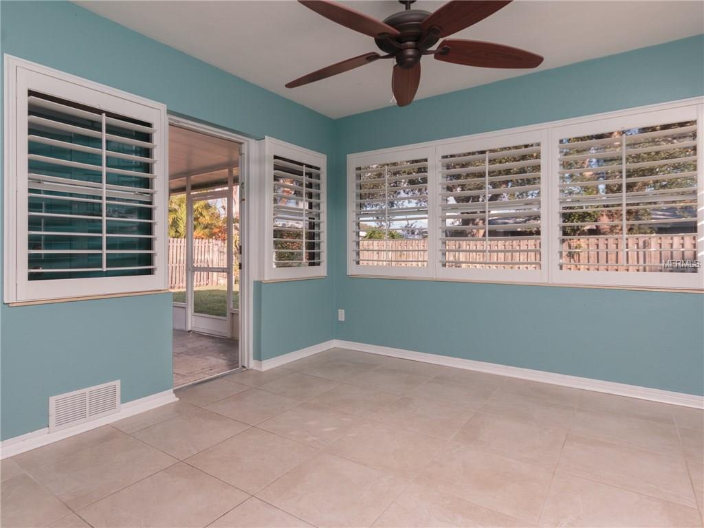 3781 10TH STREET NE, ST PETERSBURG, Florida 33704, 2 Bedrooms Bedrooms, 6 Rooms Rooms,2 BathroomsBathrooms,Residential,For sale,10TH,U7838965