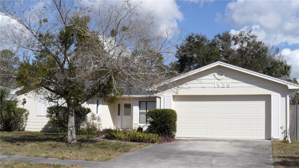 1935 HEWETT LANE, MAITLAND, Florida 32751, 3 Bedrooms Bedrooms, 9 Rooms Rooms,2 BathroomsBathrooms,Residential,For sale,HEWETT,O5557938