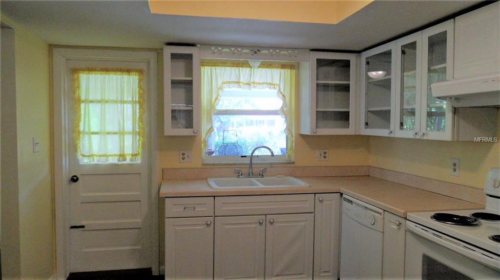 1935 HEWETT LANE, MAITLAND, Florida 32751, 3 Bedrooms Bedrooms, 9 Rooms Rooms,2 BathroomsBathrooms,Residential,For sale,HEWETT,O5557938