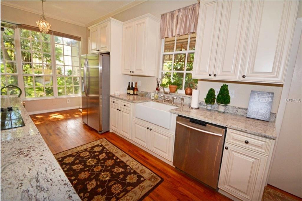 7300 2ND AVENUE S, ST PETERSBURG, Florida 33707, 5 Bedrooms Bedrooms, 9 Rooms Rooms,4 BathroomsBathrooms,Residential,For sale,2ND,U7819457