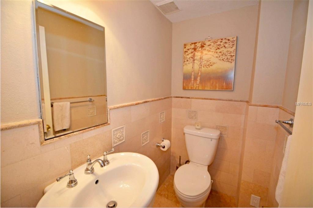 7300 2ND AVENUE S, ST PETERSBURG, Florida 33707, 5 Bedrooms Bedrooms, 9 Rooms Rooms,4 BathroomsBathrooms,Residential,For sale,2ND,U7819457