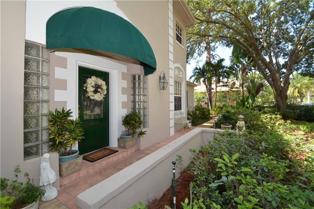 7300 2ND AVENUE S, ST PETERSBURG, Florida 33707, 5 Bedrooms Bedrooms, 9 Rooms Rooms,4 BathroomsBathrooms,Residential,For sale,2ND,U7819457