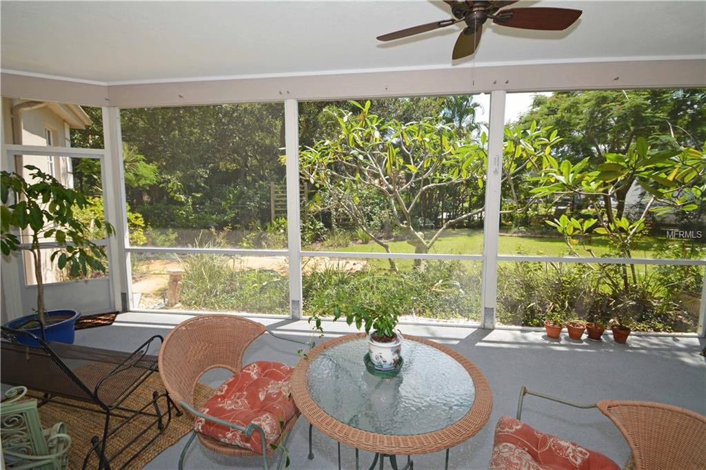 7300 2ND AVENUE S, ST PETERSBURG, Florida 33707, 5 Bedrooms Bedrooms, 9 Rooms Rooms,4 BathroomsBathrooms,Residential,For sale,2ND,U7819457