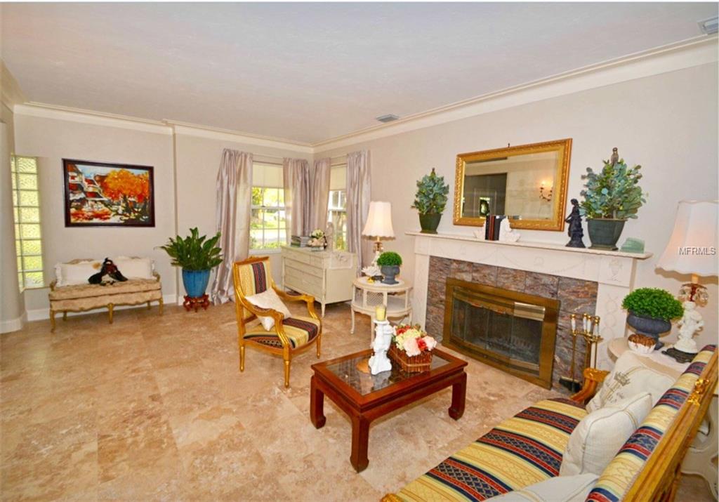 7300 2ND AVENUE S, ST PETERSBURG, Florida 33707, 5 Bedrooms Bedrooms, 9 Rooms Rooms,4 BathroomsBathrooms,Residential,For sale,2ND,U7819457