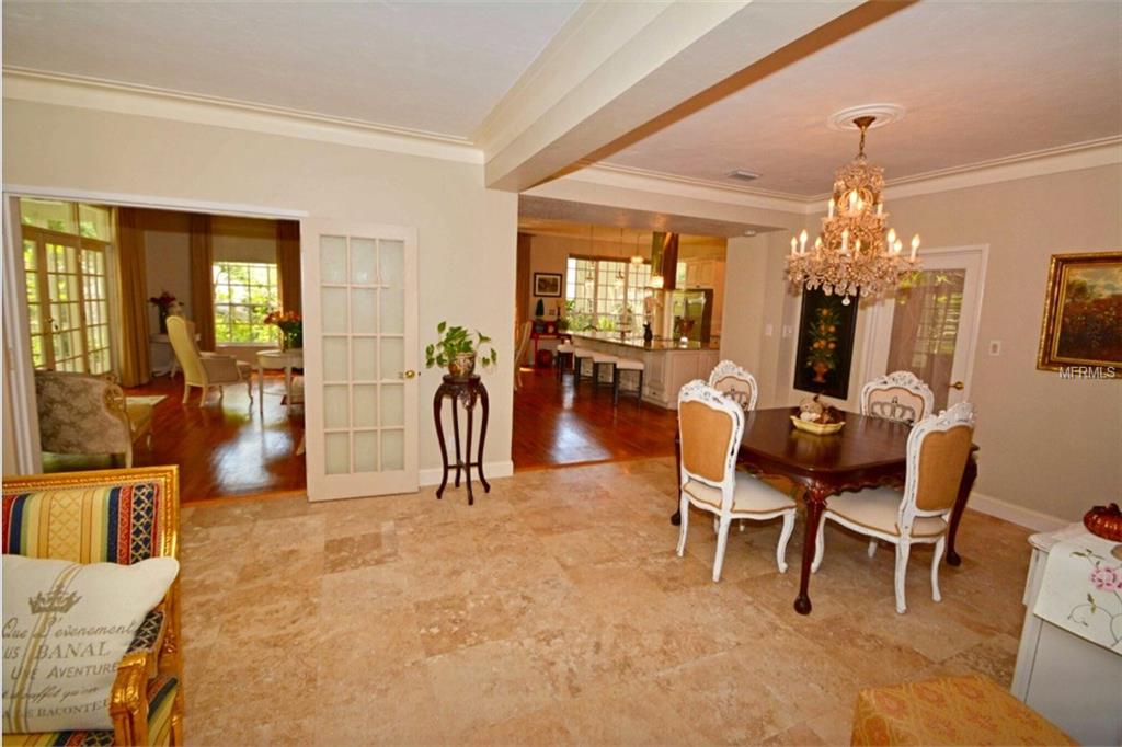 7300 2ND AVENUE S, ST PETERSBURG, Florida 33707, 5 Bedrooms Bedrooms, 9 Rooms Rooms,4 BathroomsBathrooms,Residential,For sale,2ND,U7819457