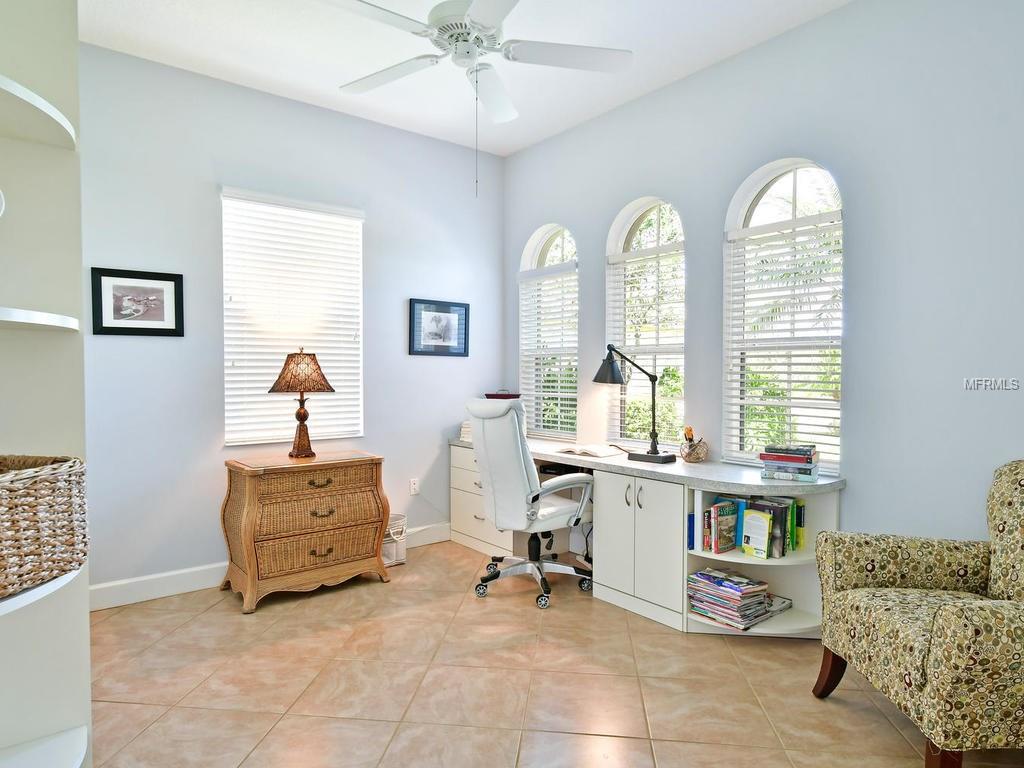 9806 PORTSIDE TERRACE, BRADENTON, Florida 34212, 2 Bedrooms Bedrooms, 6 Rooms Rooms,2 BathroomsBathrooms,Residential,For sale,PORTSIDE,A4196545