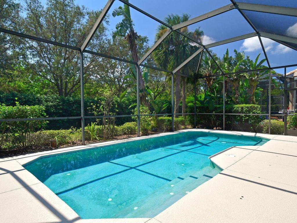 9806 PORTSIDE TERRACE, BRADENTON, Florida 34212, 2 Bedrooms Bedrooms, 6 Rooms Rooms,2 BathroomsBathrooms,Residential,For sale,PORTSIDE,A4196545