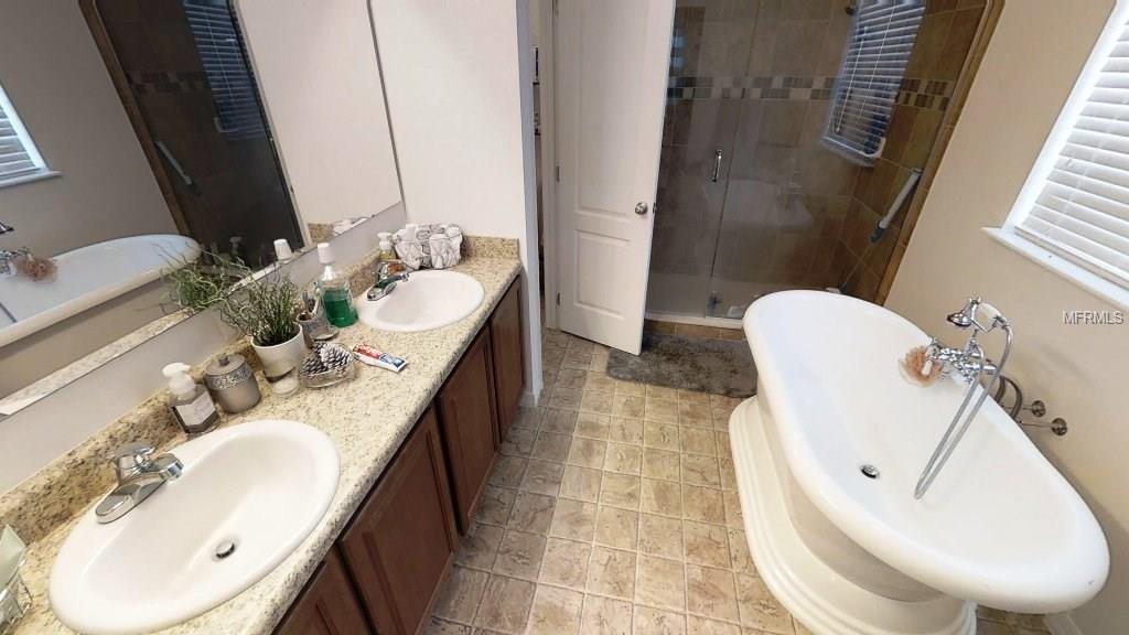 121 JAMES CIRCLE, LAKE ALFRED, Florida 33850, 6 Bedrooms Bedrooms, 10 Rooms Rooms,3 BathroomsBathrooms,Residential,For sale,JAMES,O5551735