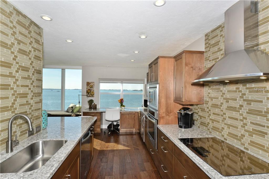 400 GOLDEN GATE POINT, SARASOTA, Florida 34236, 2 Bedrooms Bedrooms, 5 Rooms Rooms,2 BathroomsBathrooms,Residential,For sale,GOLDEN GATE,A4205992