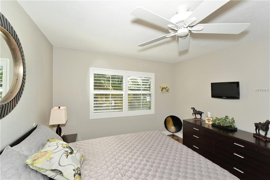 400 GOLDEN GATE POINT, SARASOTA, Florida 34236, 2 Bedrooms Bedrooms, 5 Rooms Rooms,2 BathroomsBathrooms,Residential,For sale,GOLDEN GATE,A4205992