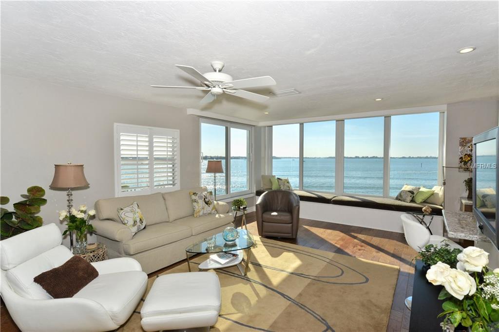 400 GOLDEN GATE POINT, SARASOTA, Florida 34236, 2 Bedrooms Bedrooms, 5 Rooms Rooms,2 BathroomsBathrooms,Residential,For sale,GOLDEN GATE,A4205992