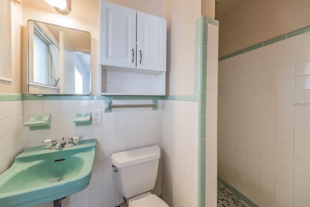 3402 FLORAL DRIVE, LARGO, Florida 33771, 4 Bedrooms Bedrooms, 6 Rooms Rooms,3 BathroomsBathrooms,Residential,For sale,FLORAL,U7847376