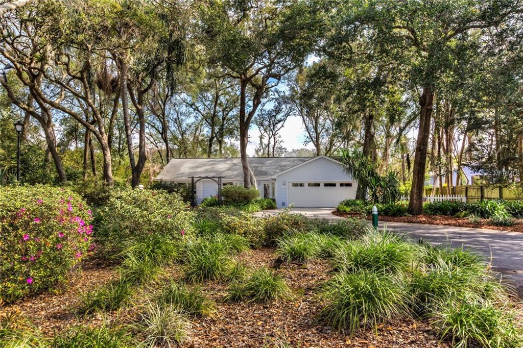 658 CLARK COURT, MOUNT DORA, Florida 32757, 3 Bedrooms Bedrooms, 7 Rooms Rooms,2 BathroomsBathrooms,Residential,For sale,CLARK,G4852792