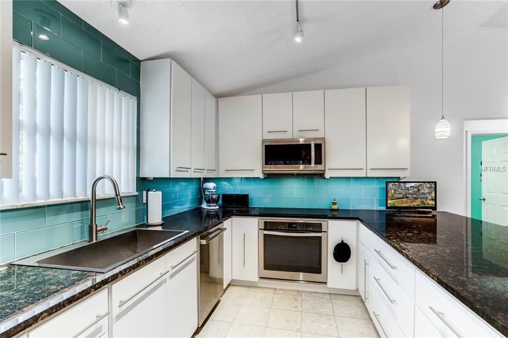 658 CLARK COURT, MOUNT DORA, Florida 32757, 3 Bedrooms Bedrooms, 7 Rooms Rooms,2 BathroomsBathrooms,Residential,For sale,CLARK,G4852792