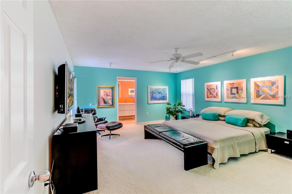 658 CLARK COURT, MOUNT DORA, Florida 32757, 3 Bedrooms Bedrooms, 7 Rooms Rooms,2 BathroomsBathrooms,Residential,For sale,CLARK,G4852792