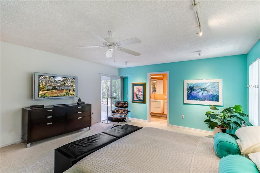 658 CLARK COURT, MOUNT DORA, Florida 32757, 3 Bedrooms Bedrooms, 7 Rooms Rooms,2 BathroomsBathrooms,Residential,For sale,CLARK,G4852792