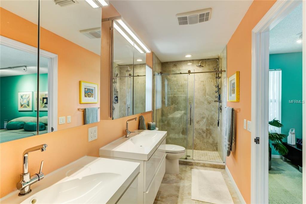 658 CLARK COURT, MOUNT DORA, Florida 32757, 3 Bedrooms Bedrooms, 7 Rooms Rooms,2 BathroomsBathrooms,Residential,For sale,CLARK,G4852792