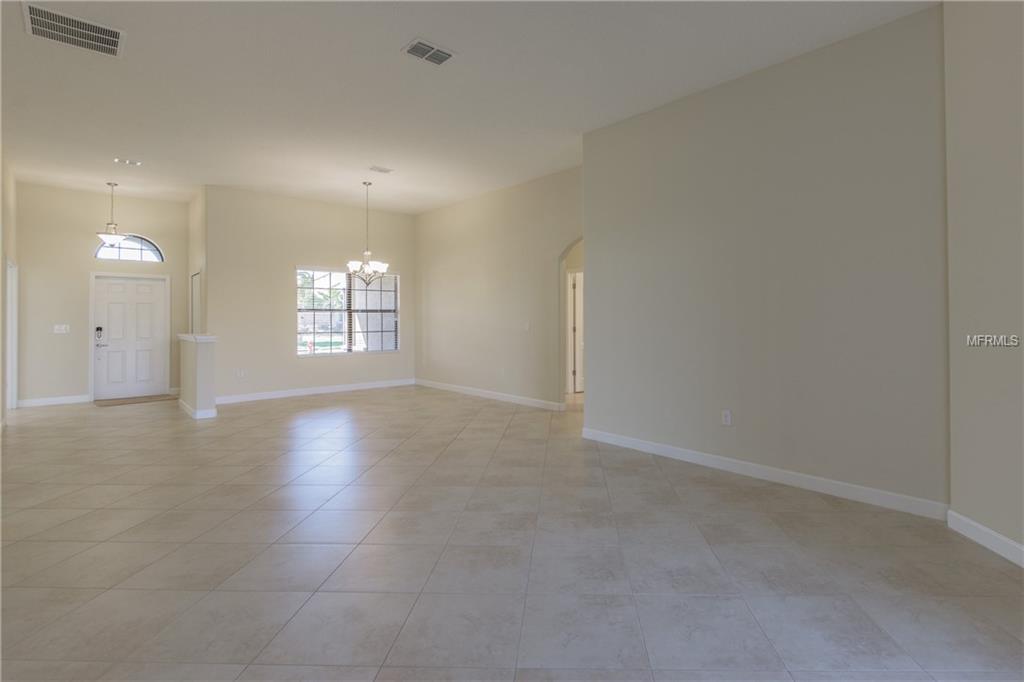 1428 DEUCE CIRCLE, DAVENPORT, Florida 33896, 4 Bedrooms Bedrooms, 7 Rooms Rooms,4 BathroomsBathrooms,Residential,For sale,DEUCE,O5554877