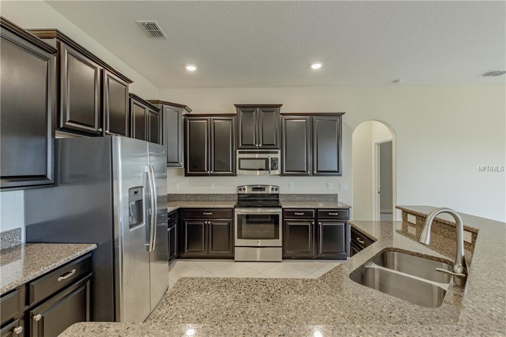 1428 DEUCE CIRCLE, DAVENPORT, Florida 33896, 4 Bedrooms Bedrooms, 7 Rooms Rooms,4 BathroomsBathrooms,Residential,For sale,DEUCE,O5554877