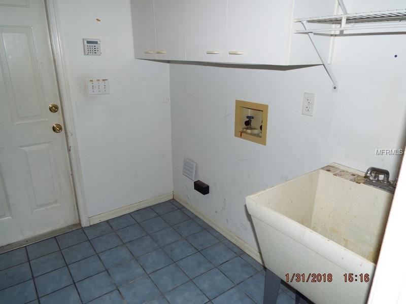 1503 N GREENLEAF COURT, WINTER SPRINGS, Florida 32708, 4 Bedrooms Bedrooms, 7 Rooms Rooms,3 BathroomsBathrooms,Residential,For sale,GREENLEAF,O5560025