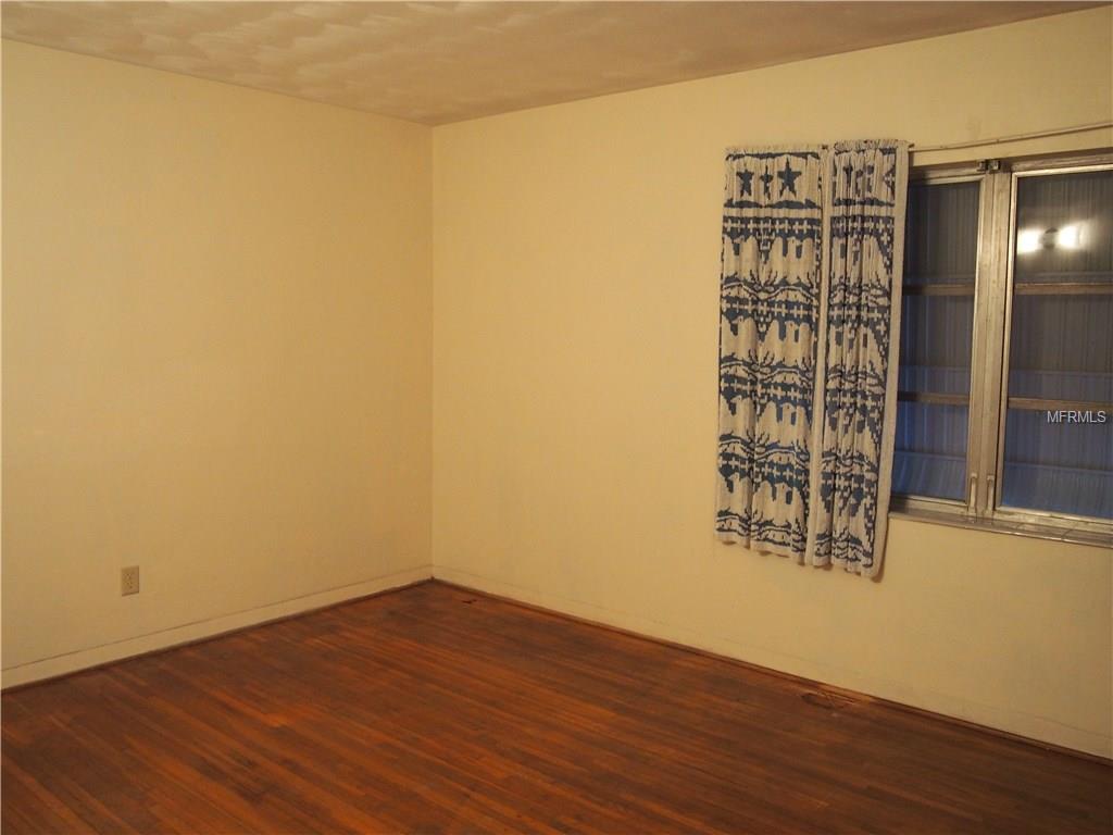 1506 33RD STREET NW, WINTER HAVEN, Florida 33881, 3 Bedrooms Bedrooms, 6 Rooms Rooms,1 BathroomBathrooms,Residential,For sale,33RD,P4719050