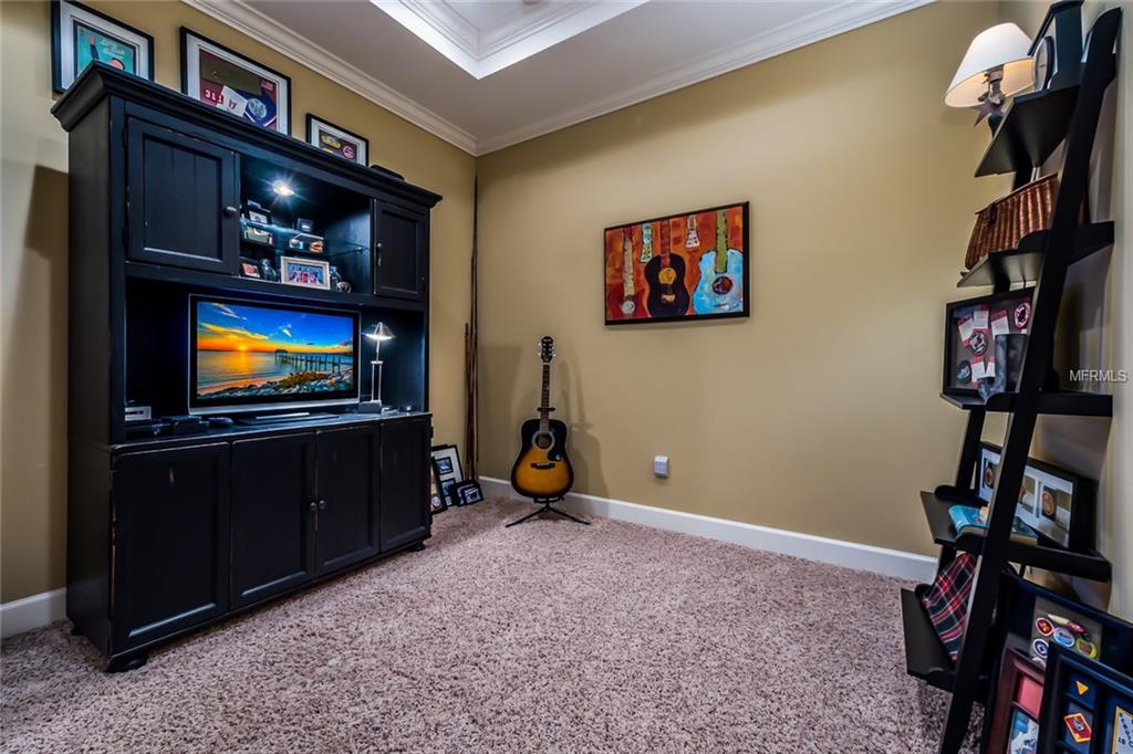 5835 CAVANO DRIVE, SARASOTA, Florida 34231, 3 Bedrooms Bedrooms, 7 Rooms Rooms,2 BathroomsBathrooms,Residential,For sale,CAVANO,A4193659