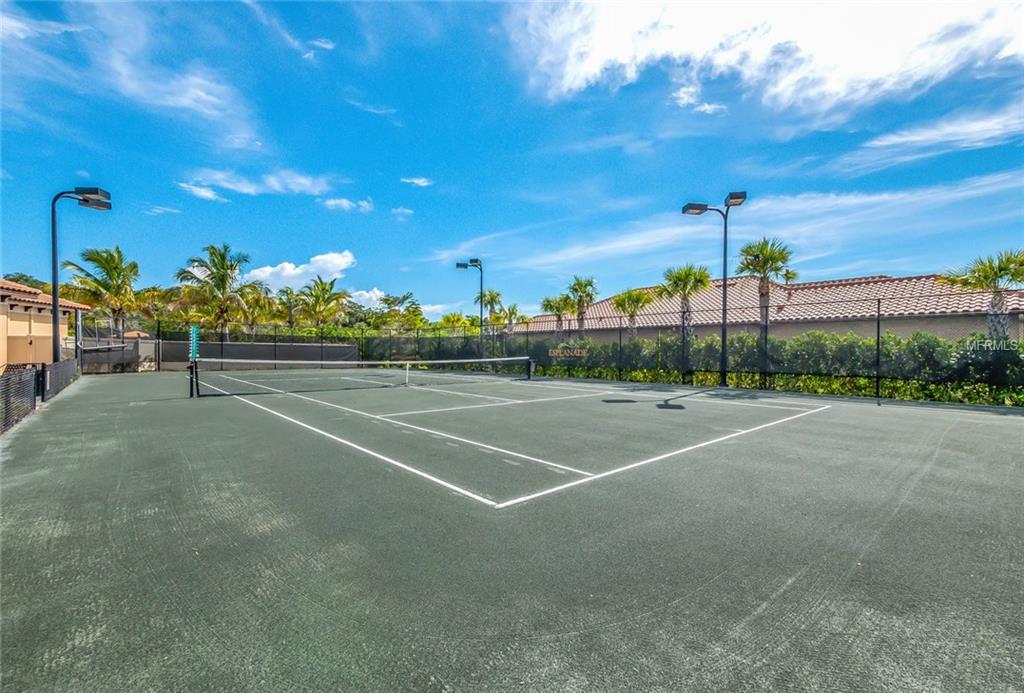 5835 CAVANO DRIVE, SARASOTA, Florida 34231, 3 Bedrooms Bedrooms, 7 Rooms Rooms,2 BathroomsBathrooms,Residential,For sale,CAVANO,A4193659