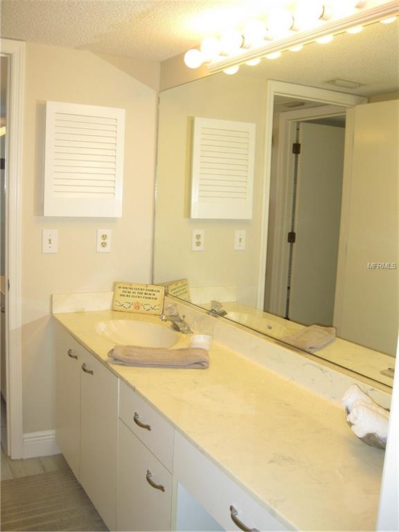 1232 SIESTA BAYSIDE DRIVE, SARASOTA, Florida 34242, 3 Bedrooms Bedrooms, 9 Rooms Rooms,2 BathroomsBathrooms,Residential,For sale,SIESTA BAYSIDE,A4204345