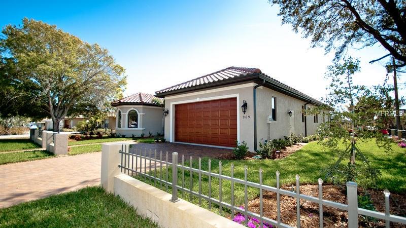 909 HARBOR DRIVE S, VENICE, Florida 34285, 3 Bedrooms Bedrooms, 7 Rooms Rooms,2 BathroomsBathrooms,Residential,For sale,HARBOR,N5915740