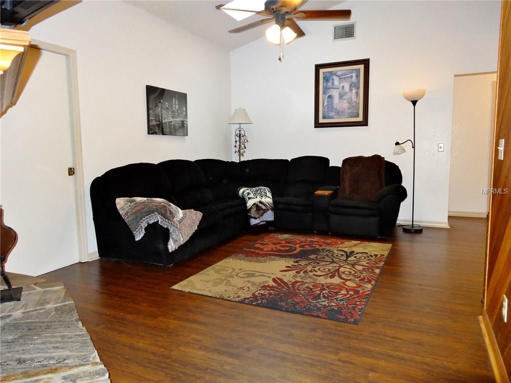 364 VAIL DRIVE, WINTER HAVEN, Florida 33884, 3 Bedrooms Bedrooms, 9 Rooms Rooms,2 BathroomsBathrooms,Residential,For sale,VAIL,P4718754