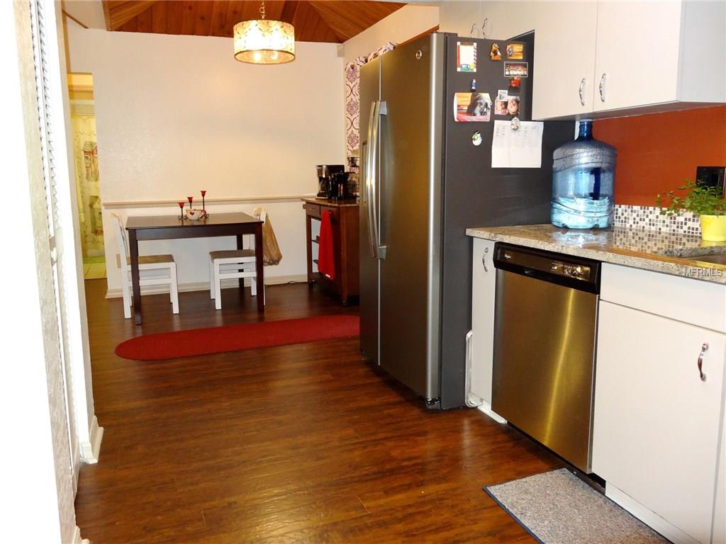 364 VAIL DRIVE, WINTER HAVEN, Florida 33884, 3 Bedrooms Bedrooms, 9 Rooms Rooms,2 BathroomsBathrooms,Residential,For sale,VAIL,P4718754