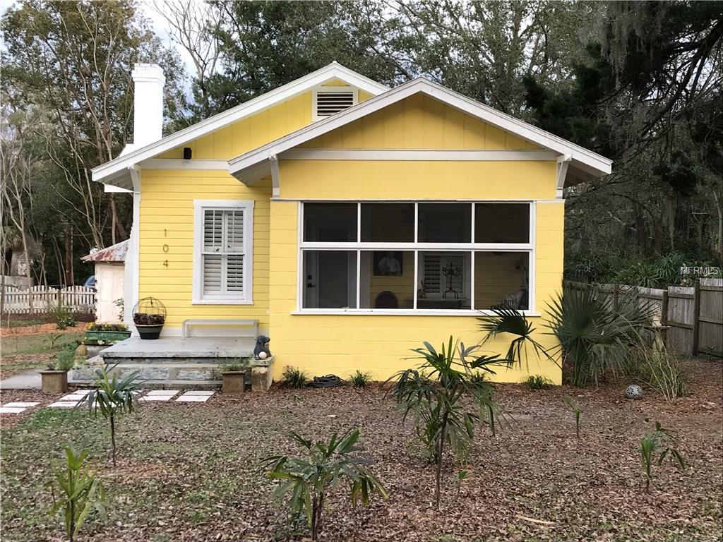 104 OKLAHOMA AVENUE, LEESBURG, Florida 34748, 2 Bedrooms Bedrooms, 6 Rooms Rooms,1 BathroomBathrooms,Residential,For sale,OKLAHOMA,C7248681