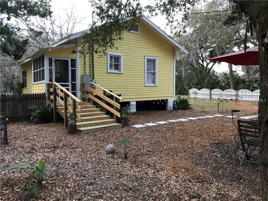 104 OKLAHOMA AVENUE, LEESBURG, Florida 34748, 2 Bedrooms Bedrooms, 6 Rooms Rooms,1 BathroomBathrooms,Residential,For sale,OKLAHOMA,C7248681